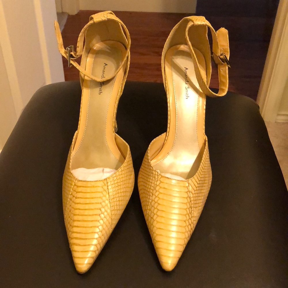 Pumps - Picture 2 of 6